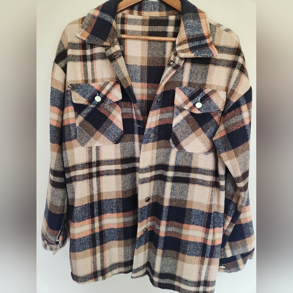 Women's Plaid Shacket - Picture 9 of 9